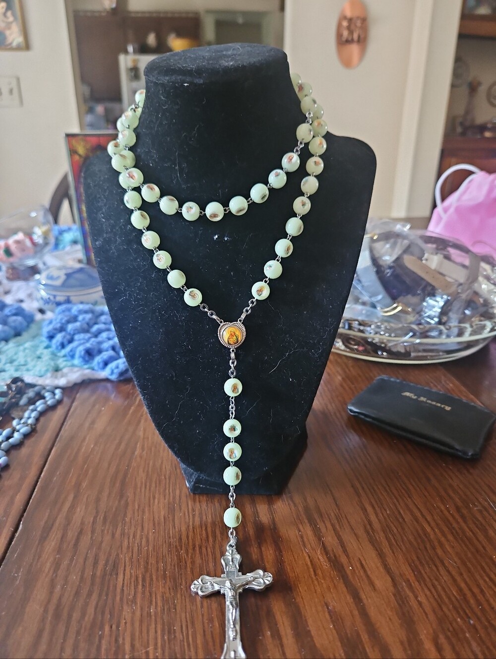 Vgt Rosary Lucite Beads W/ Virgin Mary 1 Side Rosa Other Side Glows In Dark